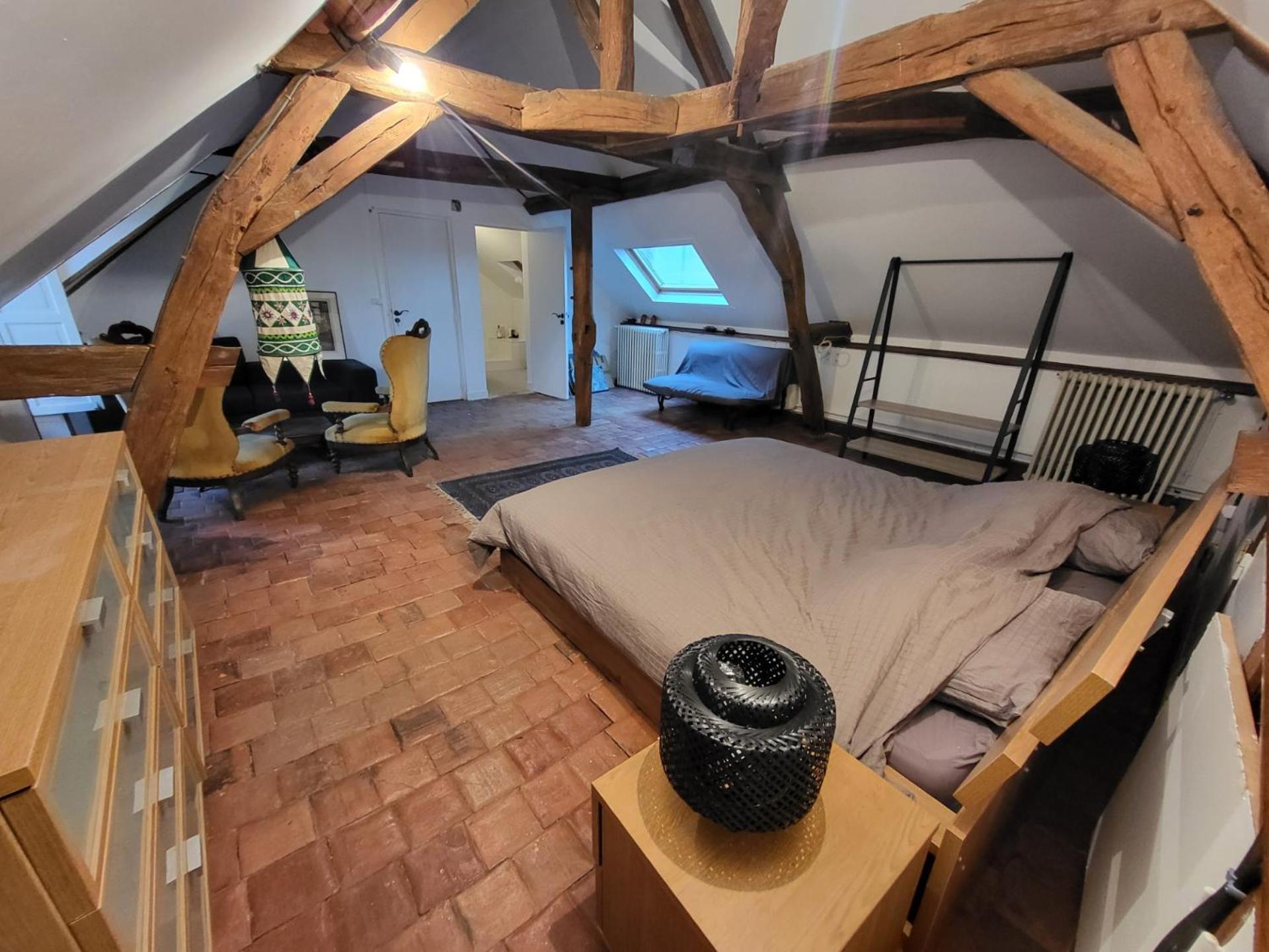 Bed and Breakfast Les Oiseaux De Passage Escolives-Sainte-Camille Exterior foto